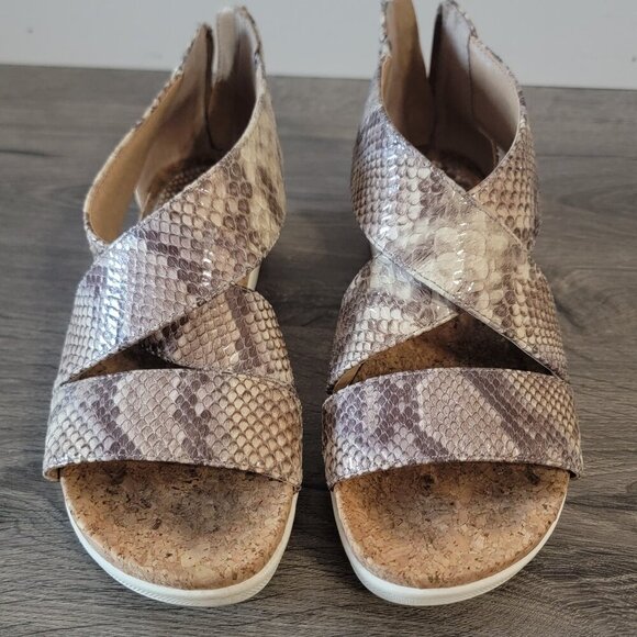 Women's sandals by Adrienne Vittadini size 6.5 - Picture 1 of 5